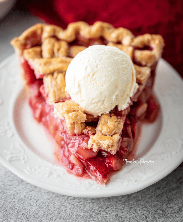 u6852584378 httpss.mj .run090H9ON27jo Strawberry Rhubarb Pie B 410a8fe0 79e3 4ec6 b915 d19d44255ab9 1